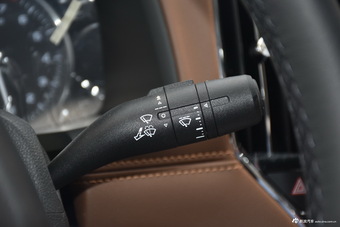 2017款荣威i6 1.5T自动互联网智尊版20T