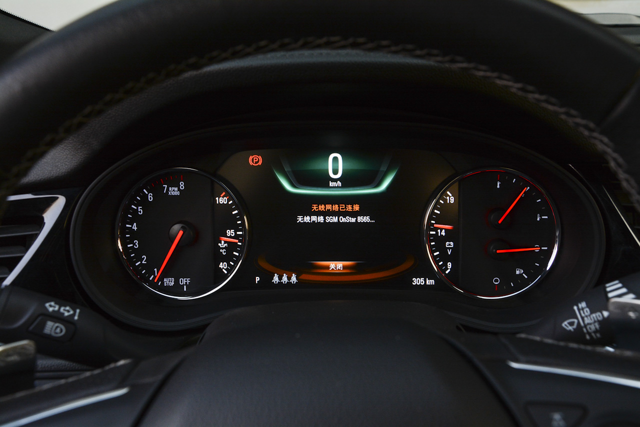 2017款君威GS 2.0T自动尊贵型28T