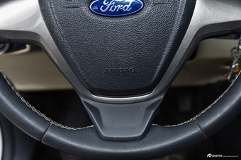 2015款福睿斯1.5L手动时尚型