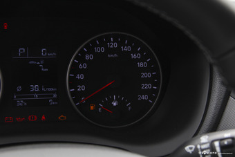 2018款逸行1.6L自动逸心版