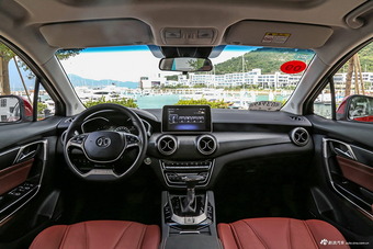 2018款北汽绅宝D50 1.5L手动尊贵智联版