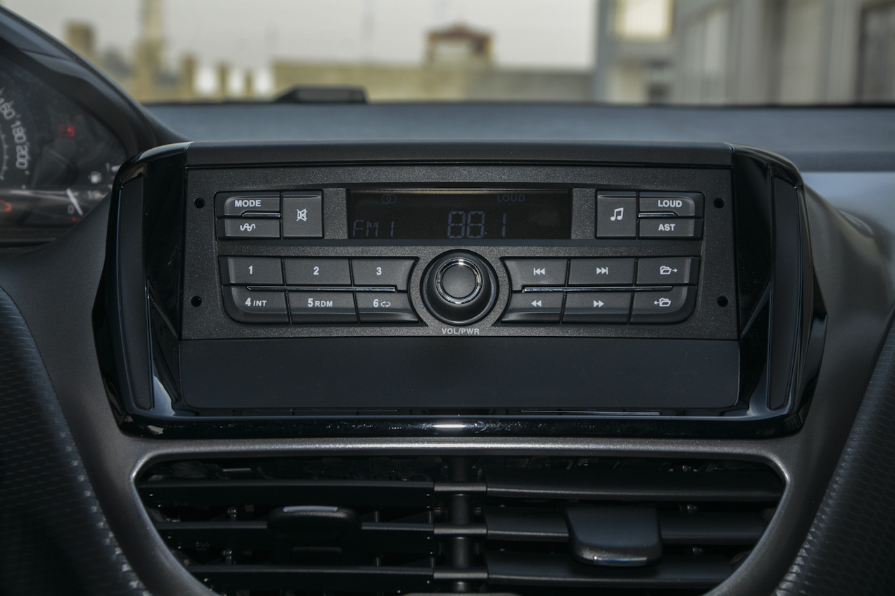 2018款标致2008 1.6L自动潮流版