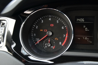 2017款速腾1.4T手动舒适型230TSI