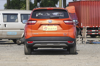 2016款长安CS15 1.5L自动豪华版