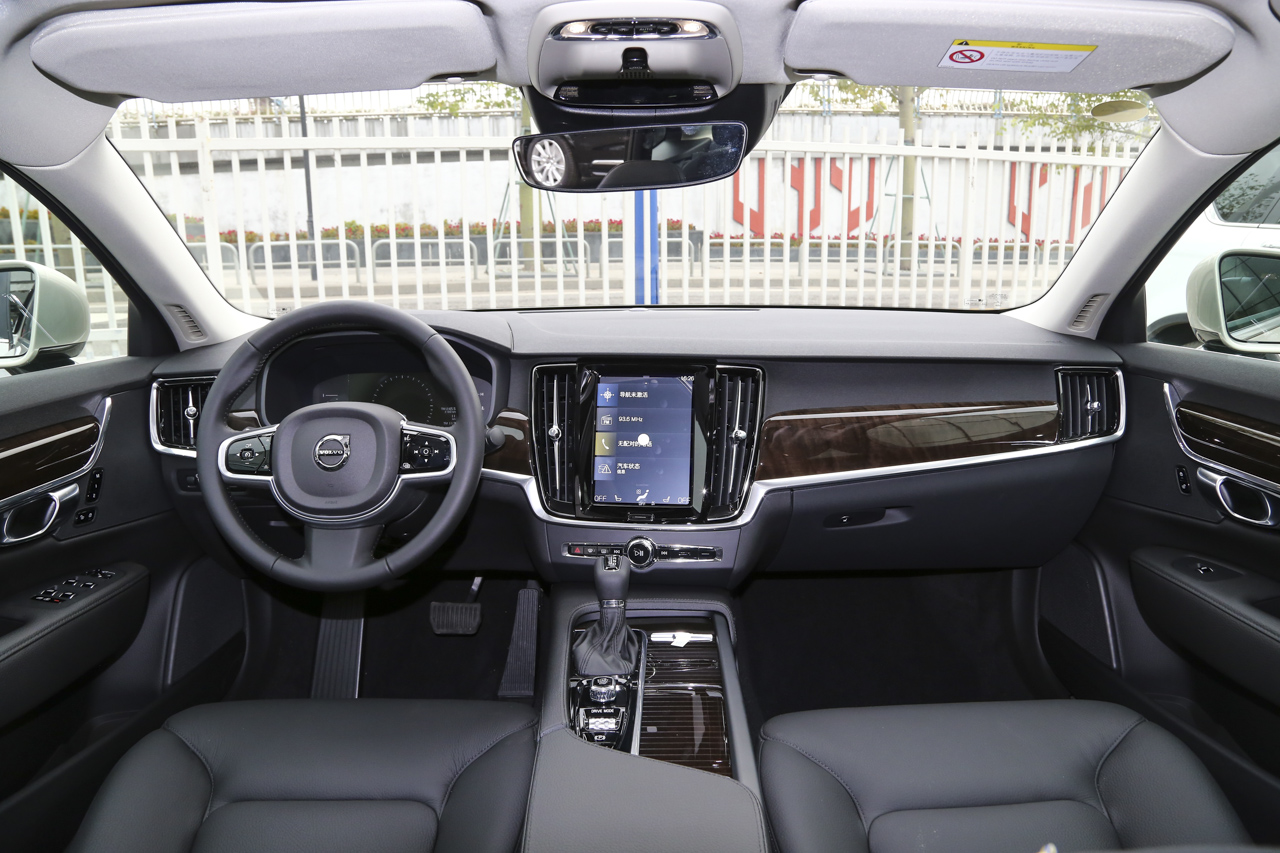  2018款沃尔沃S90 2.0T自动T4智远版