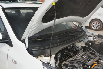 2017款起亚K2 1.4L手动15周年特别版GLS三厢