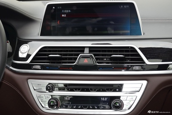 2018款宝马7系730Li 2.0T自动尊享型M运动套装