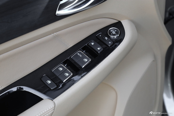 2017款宝骏730 1.8L iAMT豪华型7座