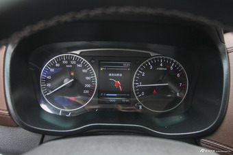 2016款斯威X7 1.5T手动尊贵型