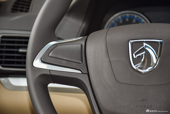 2016款宝骏730 1.5L手动超值版 7座