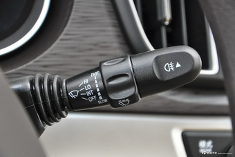 2016款宝骏730 1.5T手动标准版 7座