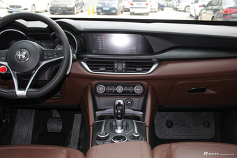  2017款Stelvio 2.0T 280HP自动豪华版