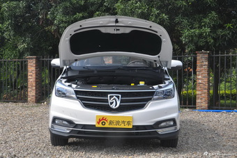 2017款宝骏730 1.5T手动豪华型7座