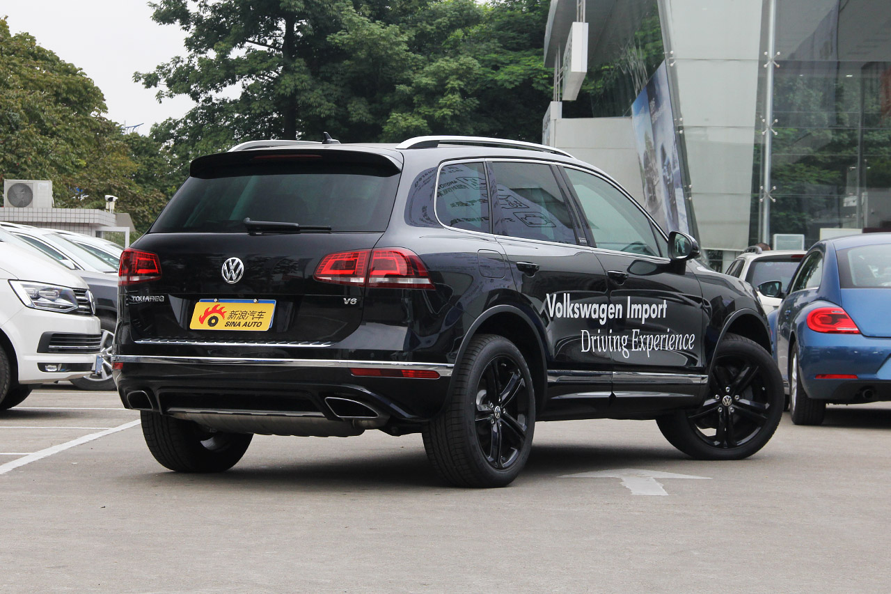 2017款途锐3.0T自动行政版 