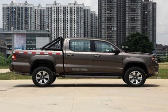 2017款黄海N3 2.5T手动四驱运动版XD25T5 