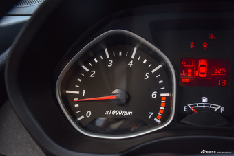 2014款夏利N7 1.3L手动运动尊贵型