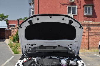 2017款奥迪A4L Plus 2.0T自动40TFSI时尚型