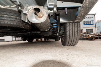 2017款长安欧尚A800 1.6L手动豪华型