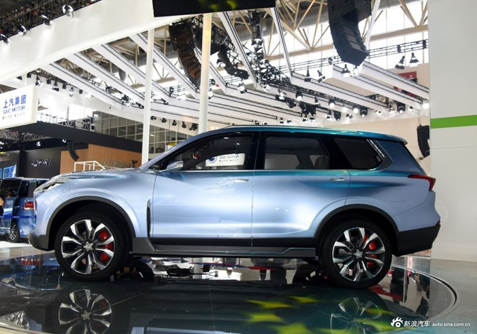 全尺寸7座SUV 内饰堪比特斯拉才卖15万