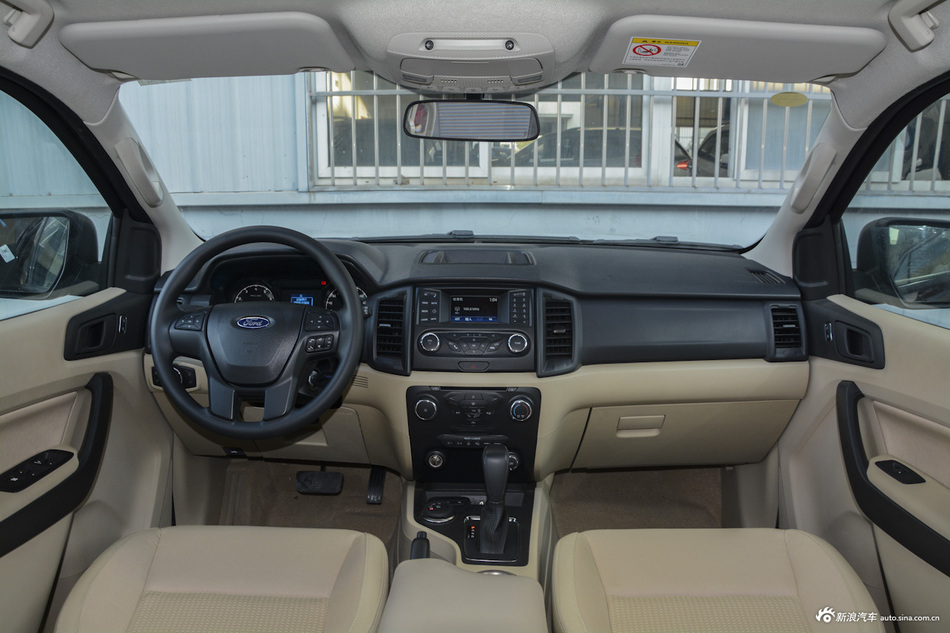 2017款撼路者2.0T自动四驱菁英版汽油5座