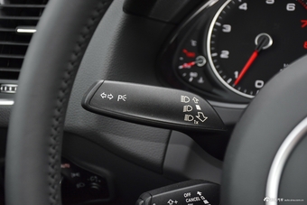 2017款奥迪Q5 Plus 2.0T自动40TFSI技术型