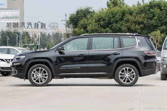 2018款大指挥官2.0T自动四驱臻享版