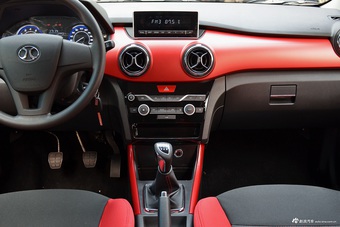 2015款北汽绅宝X25 1.5L手动标准型