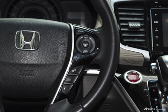 2015款 改款奥德赛2.4L自动至尊版