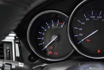 2017款众泰SR9 2.0T自动极致之路版