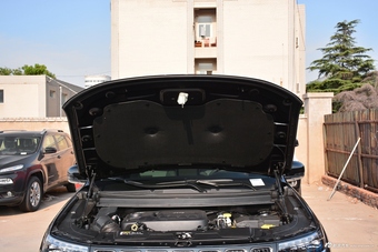 2018款大指挥官2.0T自动四驱尊享导航版