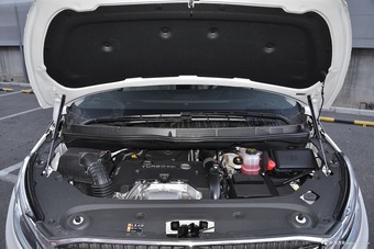2017款GL8 2.0T自动 28T舒适型 白色