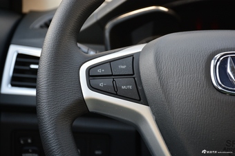 2016款悦翔V7 1.0T手动劲驰新锐型