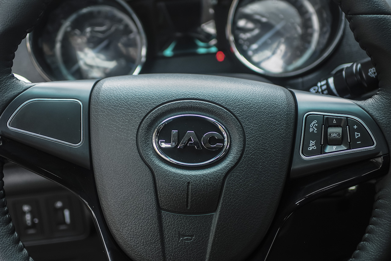 2016款 帅铃T6 2.0T柴油创客版豪华型D19TCID6