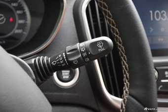 2017款宝骏560律动版1.5T手动乐享型