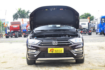 2016款众泰SR7 1.5T手动魔方之心版图片