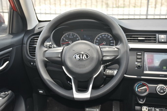 2017款起亚K2 1.4L自动GLS三厢