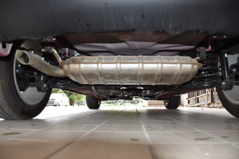 2016款中华V3 1.5L手动智能型 炫耀红