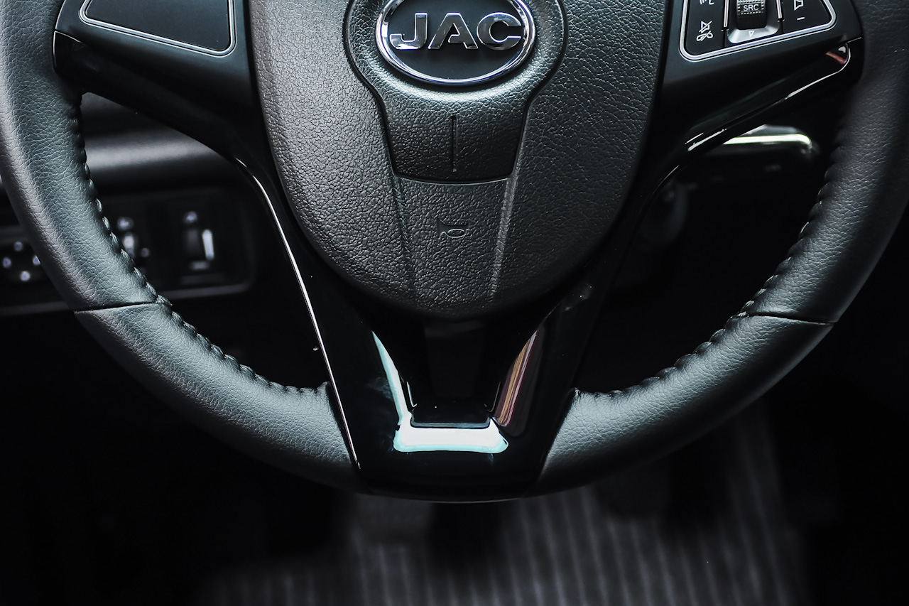 2015款帅铃T6 2.8T手动柴油新锐型长轴HFC4DA1-2C