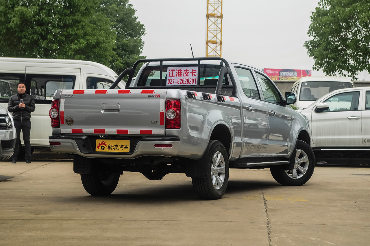 2015款帅铃T6 2.8T手动柴油新锐型HFC4DA1-2C