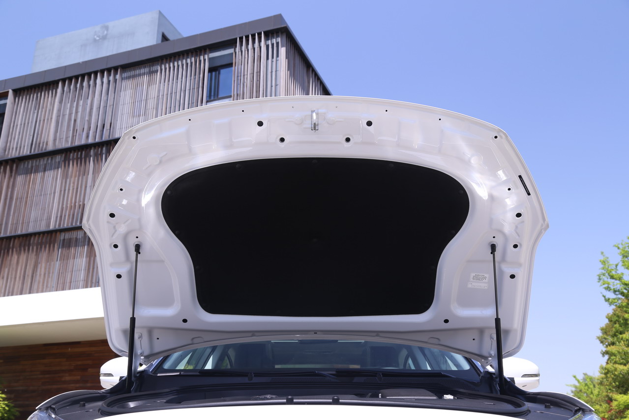 2018款博瑞GE MHEV顶配版