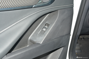 2017上汽大通D90 2.0T手动两驱火星