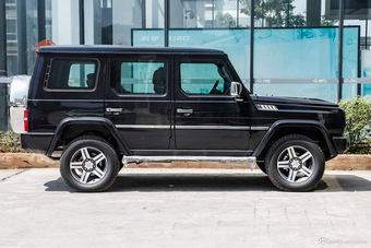 2016年北京BJ80 2.3T自动尊贵版