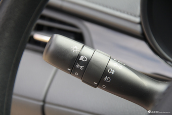 2016款YARiS L 致炫1.5L自动锐动版