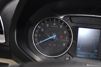 2016款英致727 1.5L手动商务版