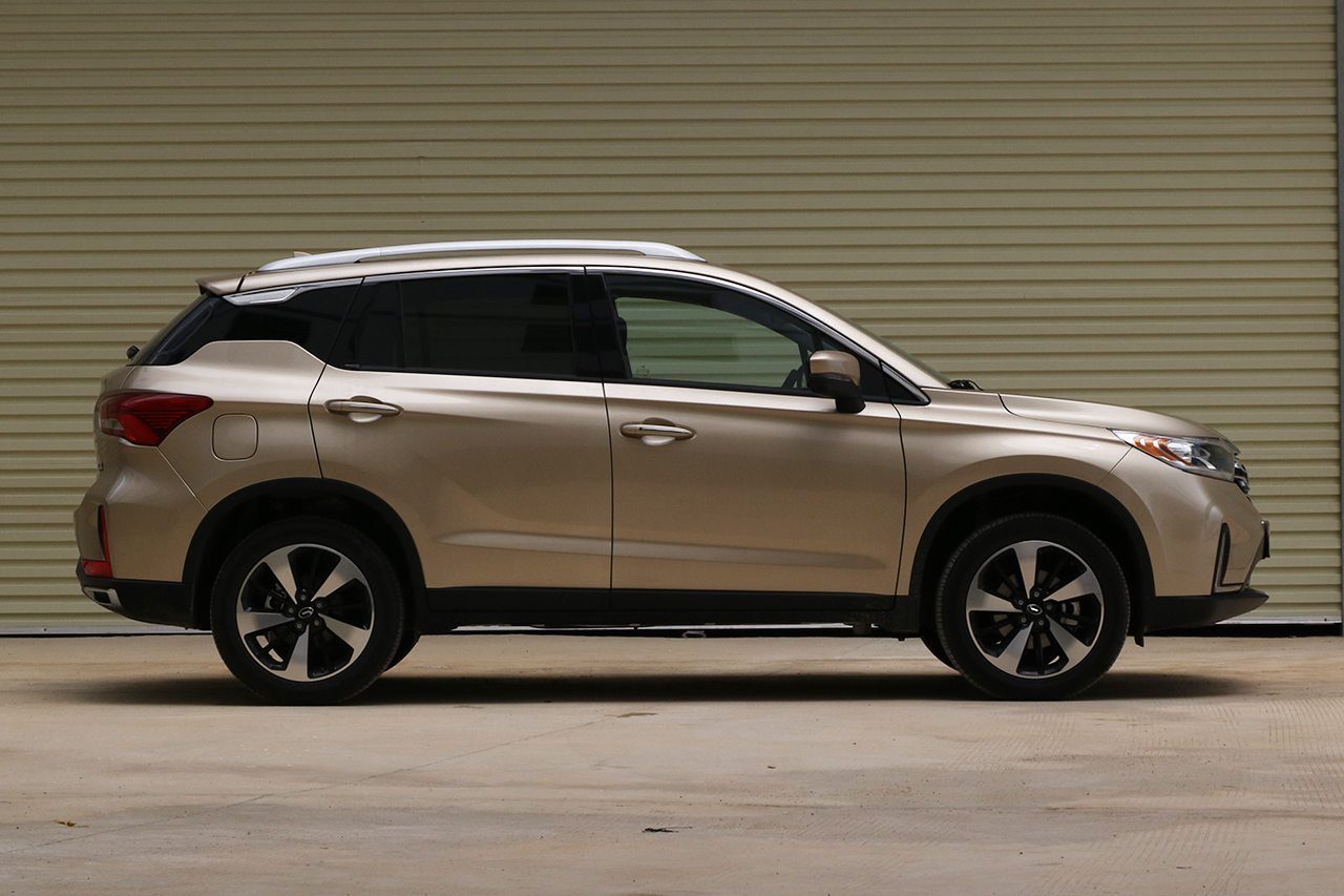 2018款传祺GS4 1.5T自动两驱豪华智联版235T