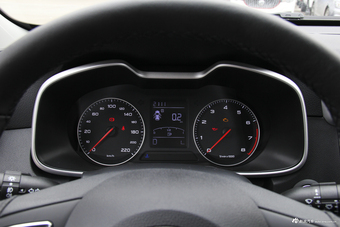 2017款名爵ZS 1.5L自动豪华版