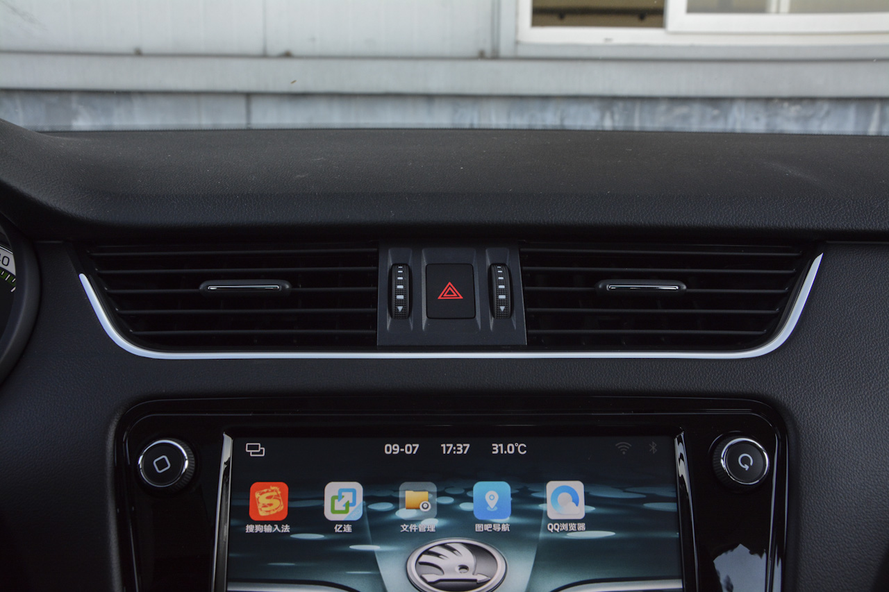 2018款明锐旅行版1.4T TSI280 DSG旗舰版