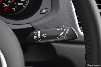 2017款奥迪Q3 1.4T自动30 TFSI时尚型