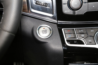 2017款哈弗H9 2.0T自动汽油尊贵型7座