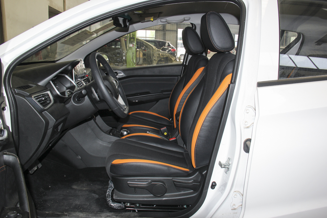 2017款宝骏310 1.5L自动舒适型